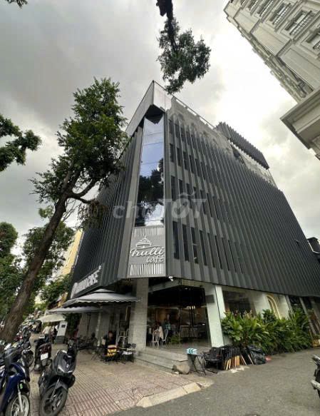 Cho thuê mặt tiền Hoàng Diệu, Phú Nhuận 600m² giá 180 triệu - Vị trí đắc địa cho mọi loại hình kinh doanh!