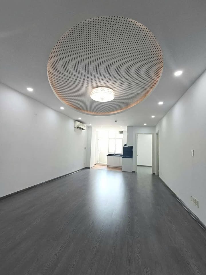 Căn hộ 3PN chung cư H2 Hoàng Diệu 92m² giá 5.83 tỷ - View Quận 1 thoáng mát!