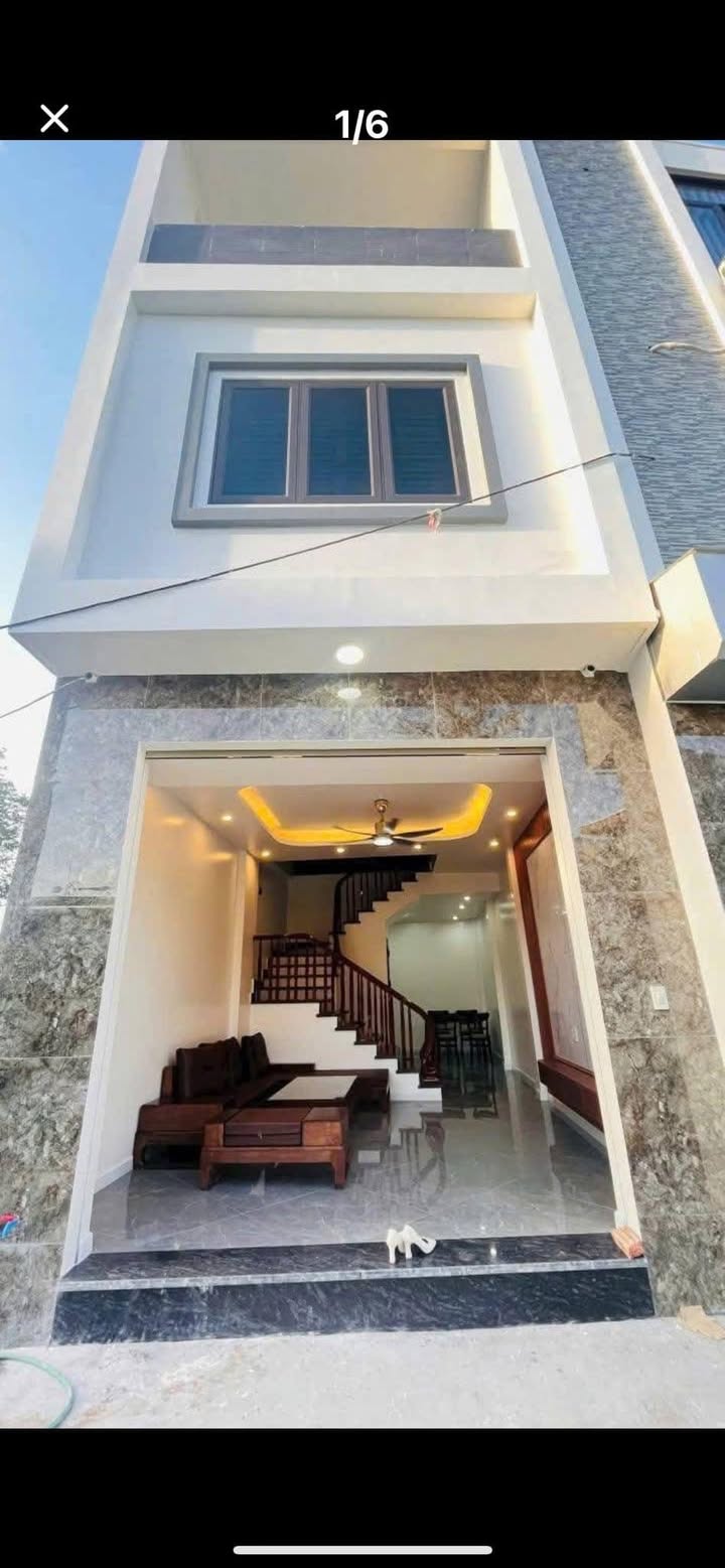 Nhà 3 tầng khu 11, phường Bình Hàn, Hải Dương giá 1.98 tỷ - Ô tô đỗ cửa thoải mái!