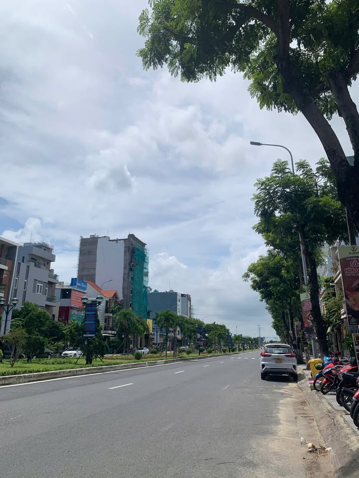 Nhà đẹp kiệt Hồ Xuân Hương Đà Nẵng 94m² giá 7.4 tỷ - Kết nối biển thuận tiện!