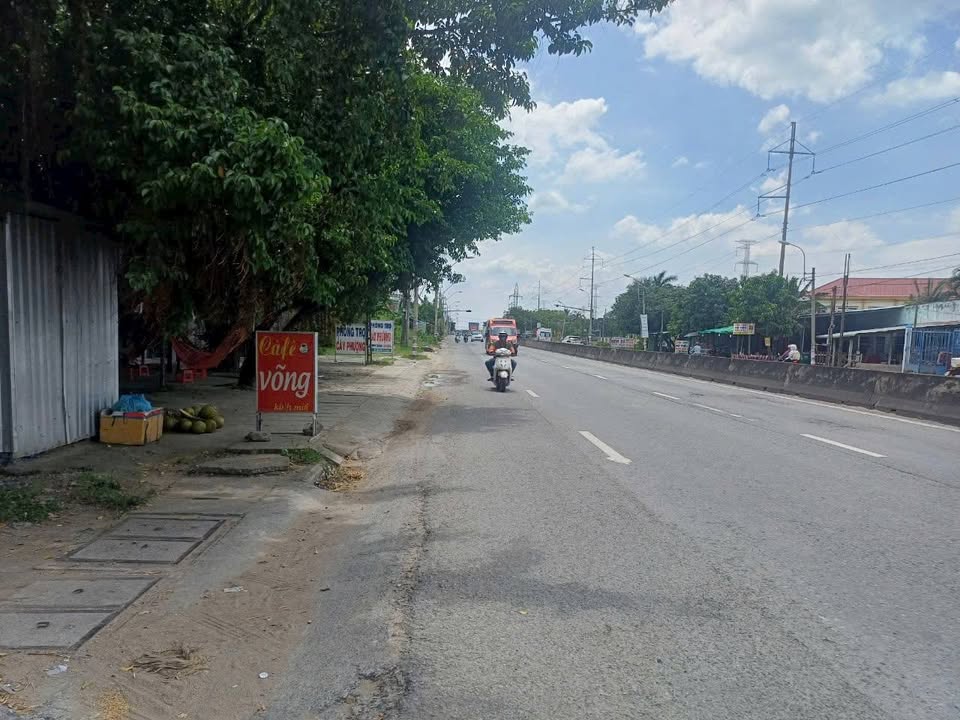 Nhà cấp 4 khu phố 4, xã Nhựt Chánh, Bến Lức, Long An 161m² - Giá chỉ 1.9 tỷ, sẵn sàng vào ở!