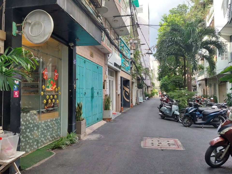 Nhà 2 mặt tiền Trần Quang Diệu, Quận 3, 28.5m² giá 7.5 tỷ - Đầu tư sinh lời lý tưởng!