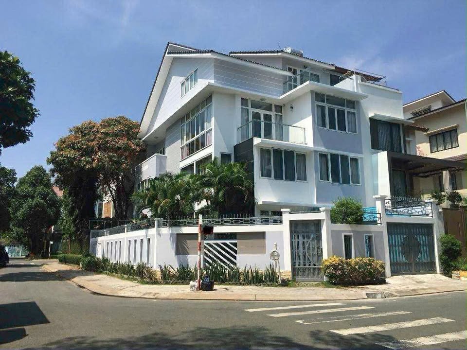 Biệt thự phố vườn KDC Phú Mỹ Q7 229m² giá 42 tỷ - Vị trí đắc địa, không thể bỏ lỡ!