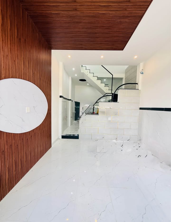 Nhà 1 mê hẻm cạn Lê Đại Hành, Quy Nhơn 48.4m² giá 2.5 tỷ - Sẵn sàng ở ngay!