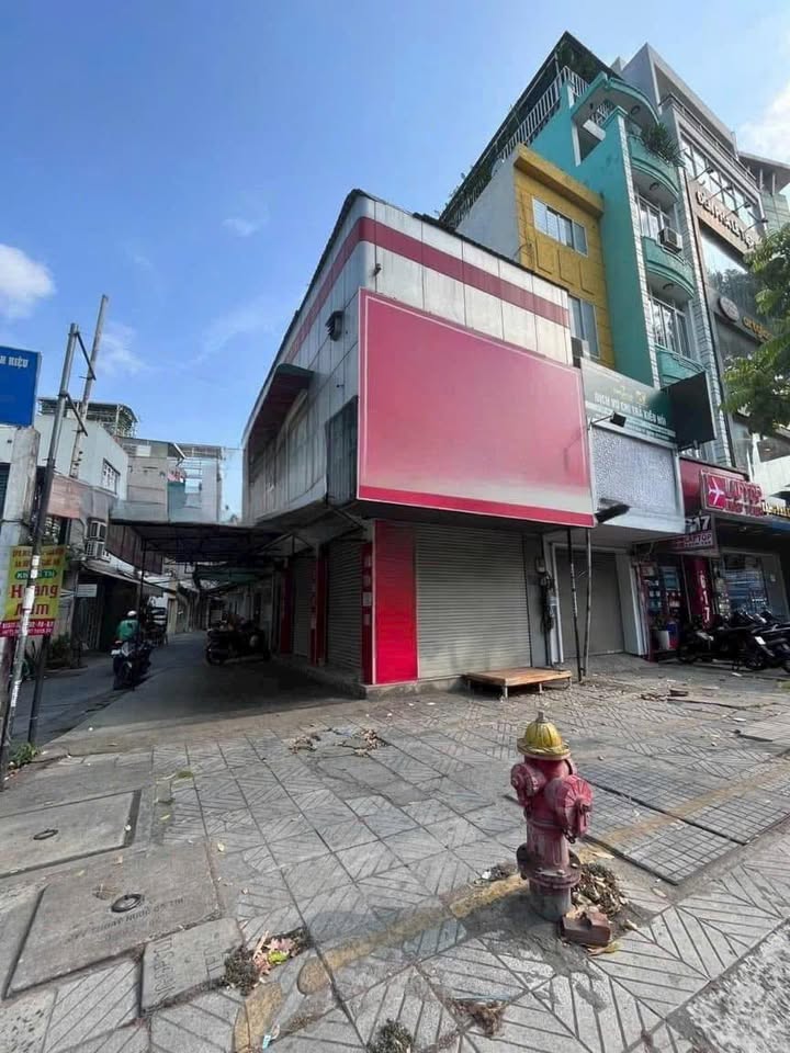 Cho thuê góc 2 mặt tiền đường 3 Tháng 2, Quận 10, 70m² - Kinh doanh tự do