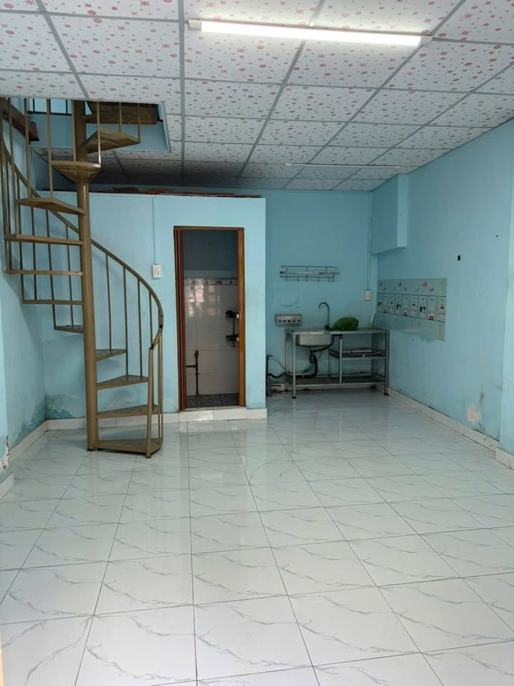 Nhà cho thuê mặt tiền hẻm xe hơi, Hiệp Bình Chánh, Thủ Đức 28m² - Giá chỉ 6 triệu/tháng!