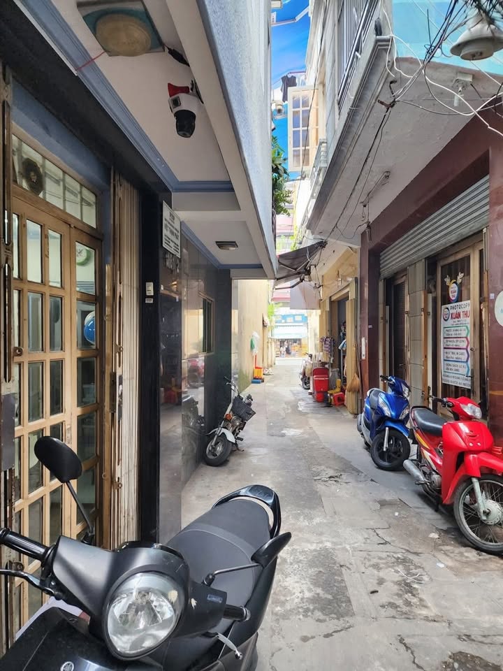 Nhà góc 5 tầng Cô Giang, quận 1 - 9.5 tỷ, vị trí kinh doanh đắc địa!