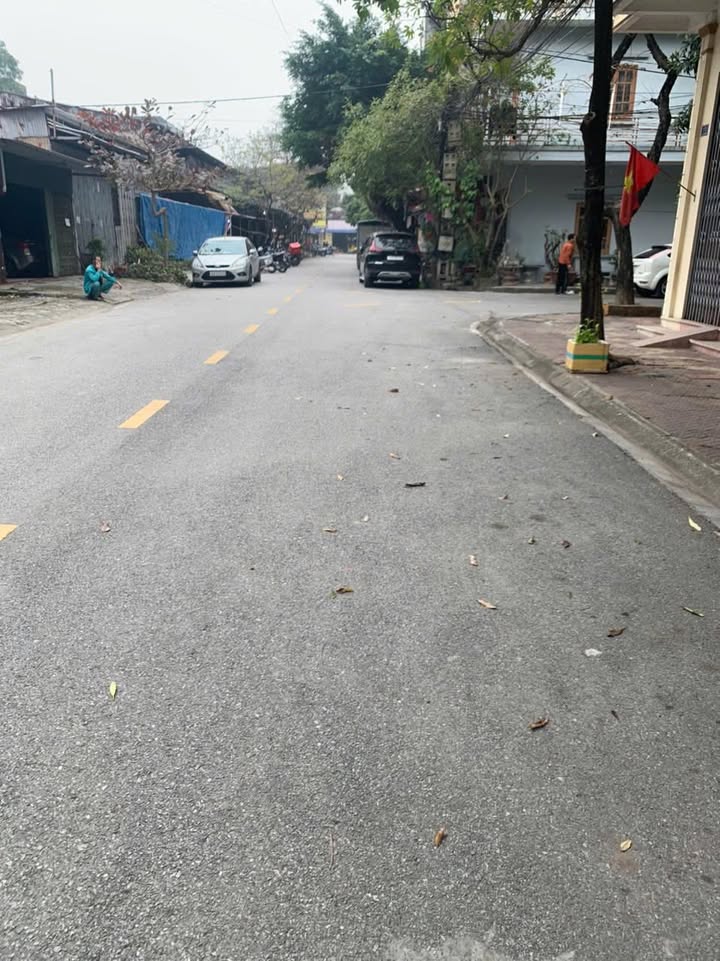 Nhà mặt phố Trần Công Hiến 30m² giá 2.5 tỷ - Cần bán gấp!