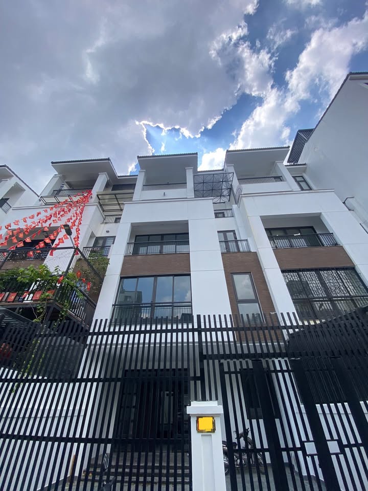 Cho thuê nhà liền kề Hoàng Thành Villas Mỗ Lao 150m² - Thiết kế hiện đại, phù hợp văn phòng!