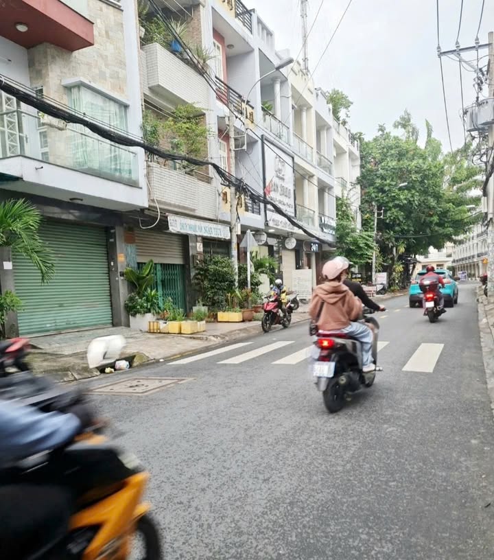 Bán nhà mặt tiền đường Âu Cơ, Tân Phú, 150m² giá 12 tỷ - Cơ hội vàng không thể bỏ lỡ!
