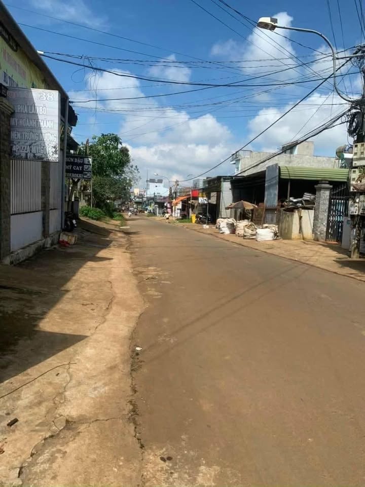 Nhà mặt tiền đường Quang Trung, Đắk Mil, 210m² giá 4.6 tỷ - Cơ hội đầu tư lý tưởng!