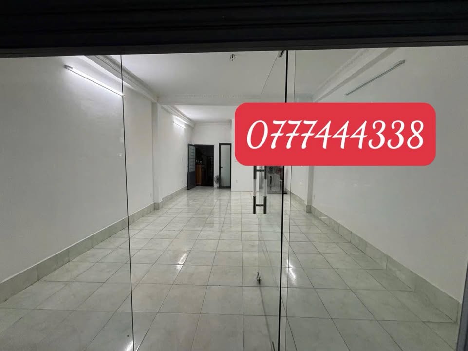 Cho thuê mặt bằng mặt phố Lê Văn Việt Thủ Đức 37m² - Vỉa hè rộng, đỗ xe thoải mái!