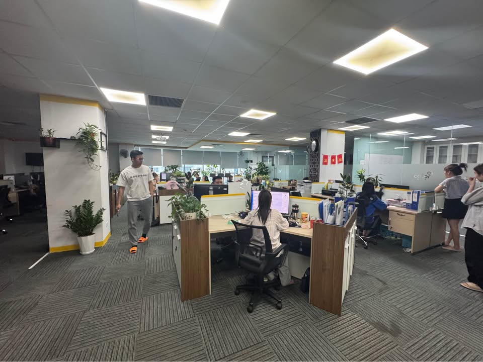 Cho thuê văn phòng tại Duy Tân, Cầu Giấy 140m² - Sảnh lễ tân chuyên nghiệp, view đẹp!