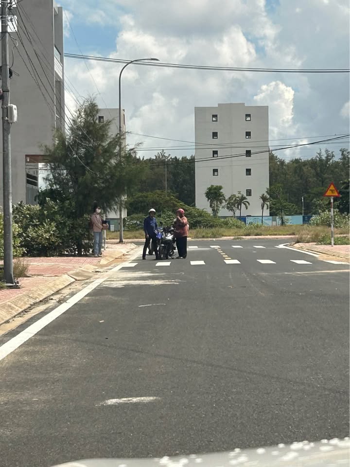 Đất nền khu đấu giá đường 14 Tuy Hòa 200m² giá 2.6 tỷ - Cơ hội đầu tư hấp dẫn!