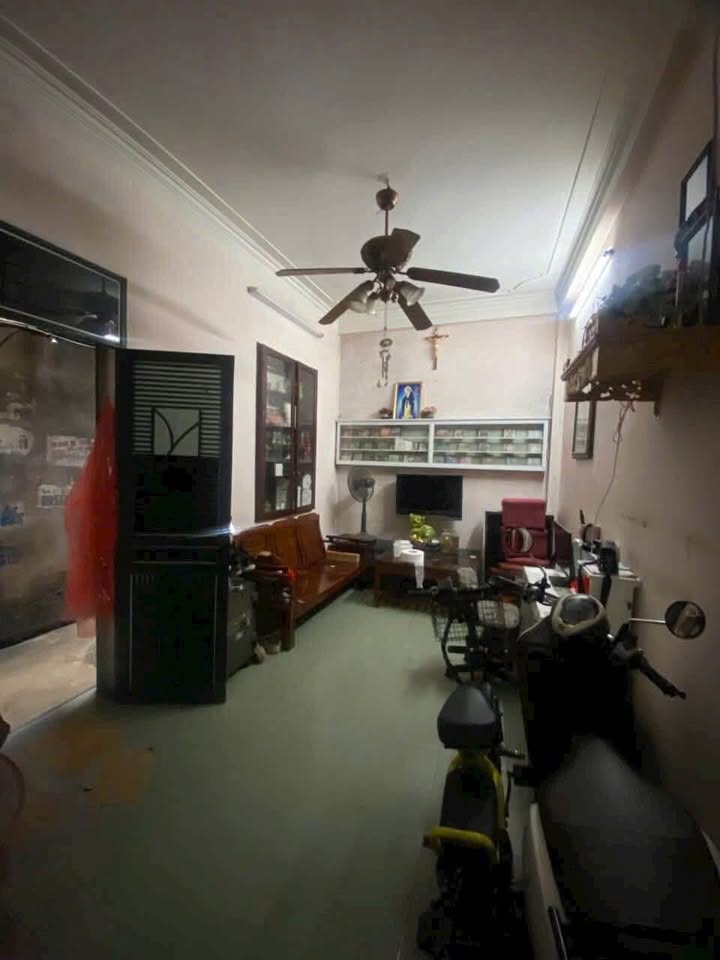 Nhà phố 8/3 Hai Bà Trưng 18m² giá 5.5 tỷ - Tiện ích ngập tràn!