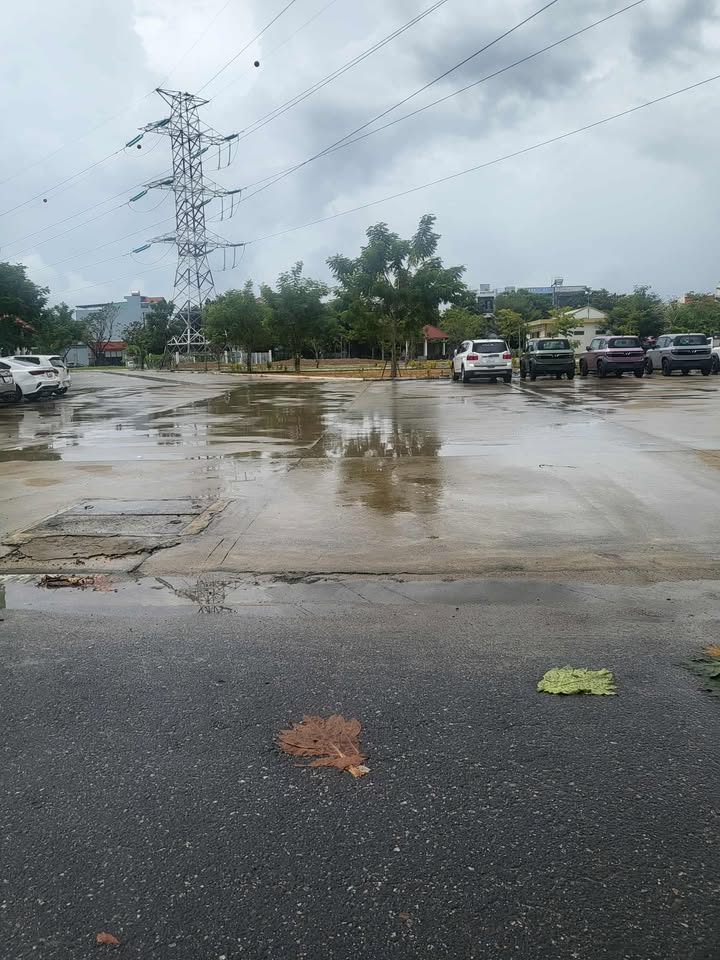 Nhà đẹp 2 tầng đường Đô Đốc Tuyết 96m² giá 5.6 tỷ - Đối diện công viên, gần chợ và trường học