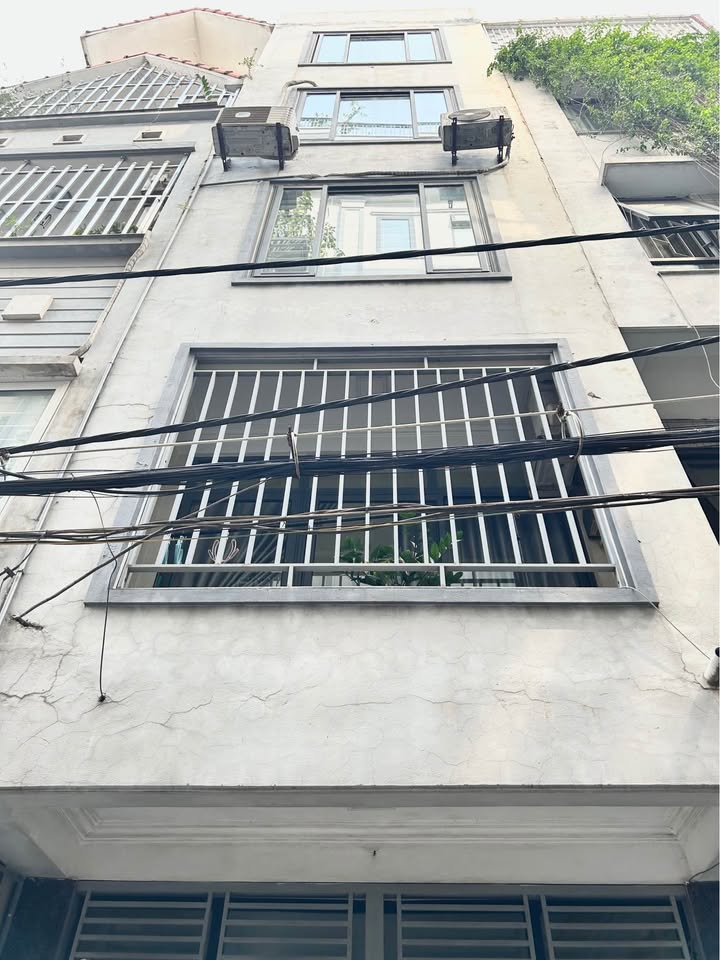 Nhà riêng Lạc Long Quân, Tây Hồ 37m² giá 10 tỷ - Ô tô đỗ cửa, 6 tầng sang trọng!