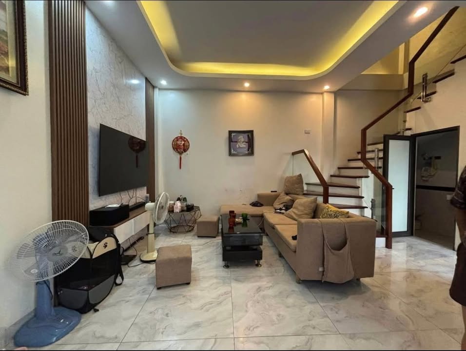 Nhà phố Phú Thượng 93m² giá 13 tỷ - Ô tô đỗ cửa, tiện ích đầy đủ!