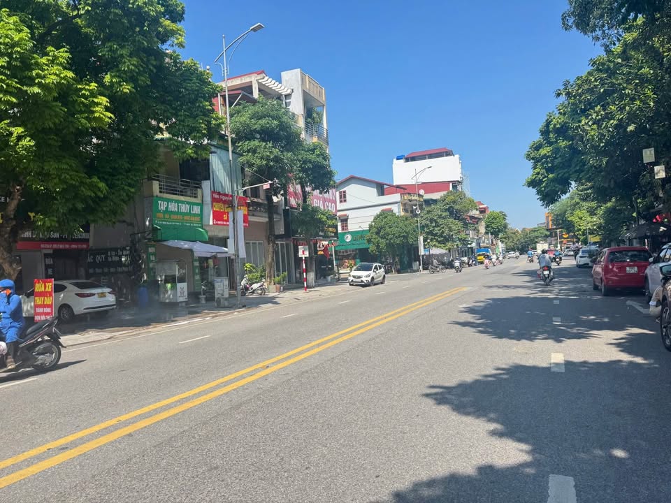 Bán nhà 3 tầng đường Nguyễn Trãi, Bắc Ninh 73.3m² - Kinh doanh sầm uất!