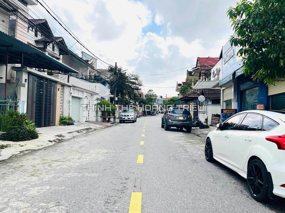 Nhà mặt tiền đường Nguyễn Thái Học, phường 1, Đông Hà 114m² giá 2 tỷ - Vị trí đắc địa gần trung tâm!