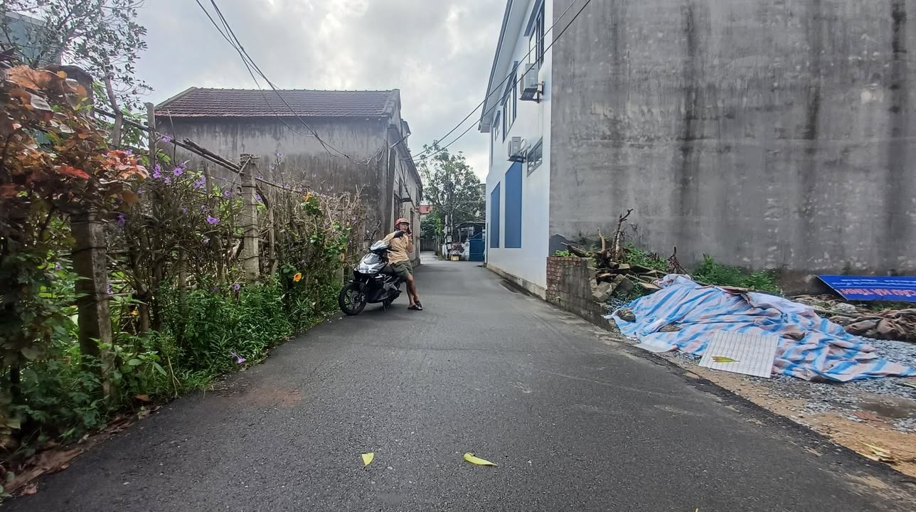 Đất nền phường Nguyễn Du, Hà Tĩnh 90m² giá 1.8 tỷ - Vị trí trung tâm thuận lợi!