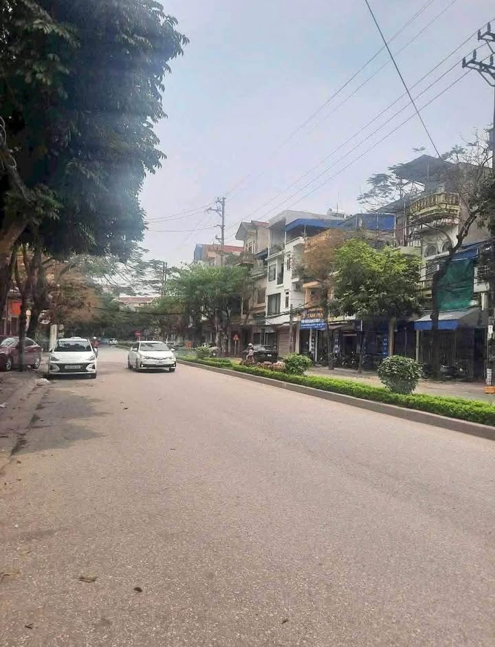 Nhà mặt đường Trường Chinh, Nam Định 66m² giá 5.7 tỷ - Kinh doanh thuận lợi!