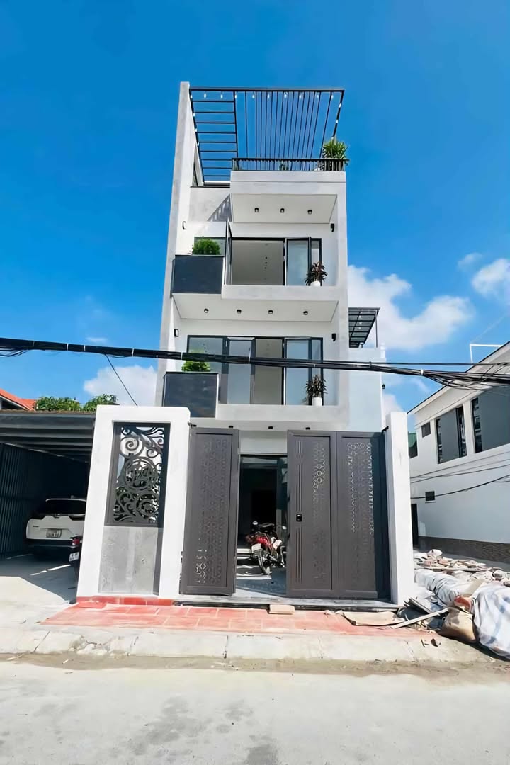 Nhà 4 tầng mặt phố An Dương 69m² giá 5.8 tỷ - Tiềm năng kinh doanh lớn!