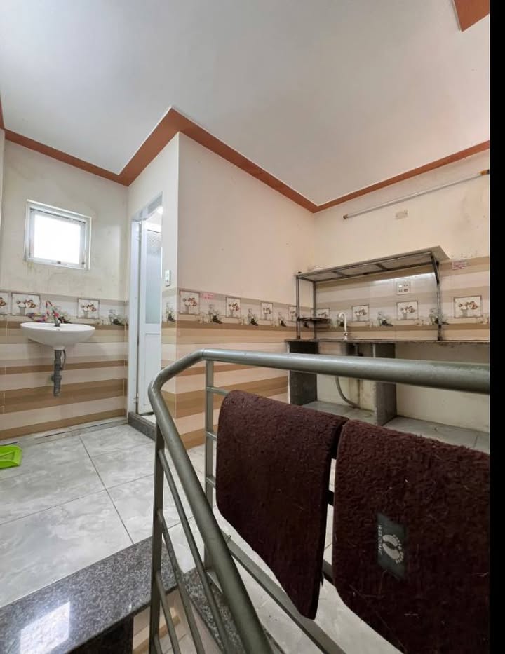 Nhà 4 tầng tại Lý Thường Kiệt, Quy Nhơn 17,8m² giá chỉ 1,5 tỷ - Thiết kế thông minh, tiện nghi!