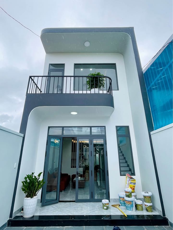 Nhà hẻm An Dương Vương, Pleiku 103m² giá 1.95 tỷ - Không gian thoáng đãng, tiện nghi đầy đủ!