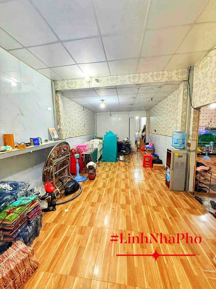 Nhà đẹp 2 tầng Tân Bình 116m² giá 11 tỷ - Vị trí vàng gần chợ!