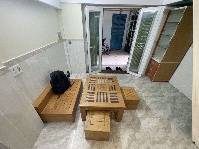 Nhà nhỏ xinh quận 10, 30m² giá 4.7 tỷ - Ô tô đỗ cửa, vị trí trung tâm!