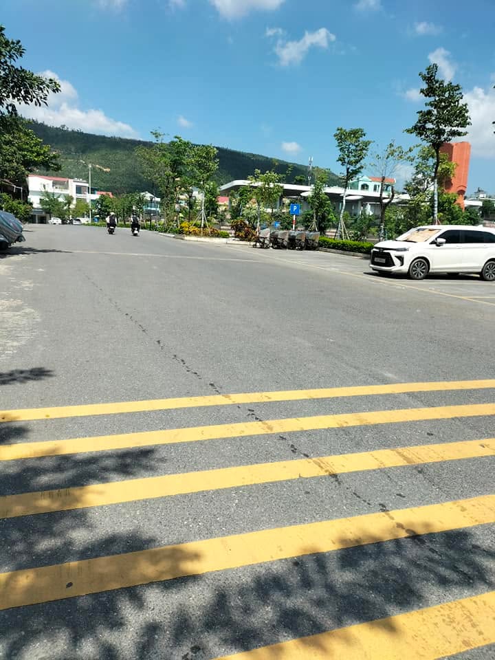 Nhà 3 tầng phường Cẩm Trung, 80.5m² giá 3 tỷ - Kinh doanh ngay trung tâm!