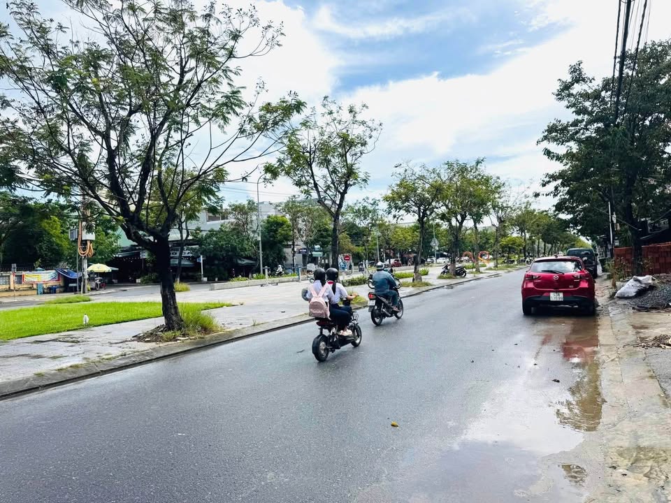 Đất mặt tiền Bắc Sơn, Đà Nẵng 200m² giá 16.2 tỷ - Gần bến xe và trường học!