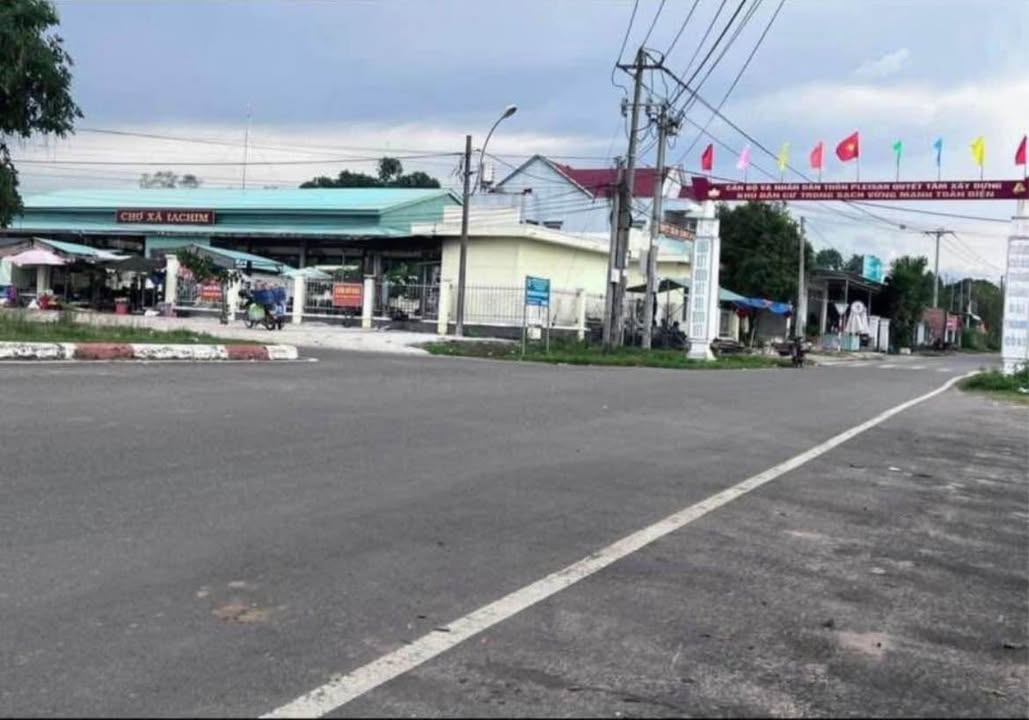 Đất nền Thôn Lâm Tùng, xã Ia Chim, 300m² - Giá rẻ nhất khu vực!