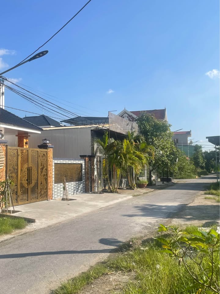 Đất nền 200m² hướng Tây tại Chung cư Ổ Vịt, An Dương giá 4.1 tỷ - Cần bán gấp!