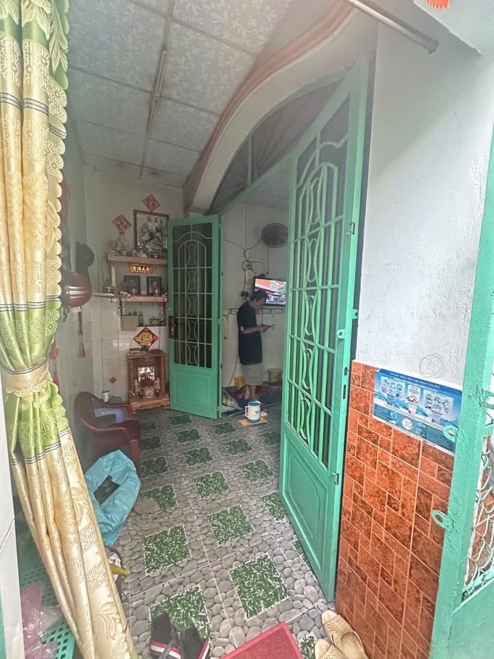 Nhà bán hẻm Nguyễn Hữu Trí, Tân Túc, Bình Chánh 24m² giá 1.65 tỷ - Hoàn công đầy đủ!