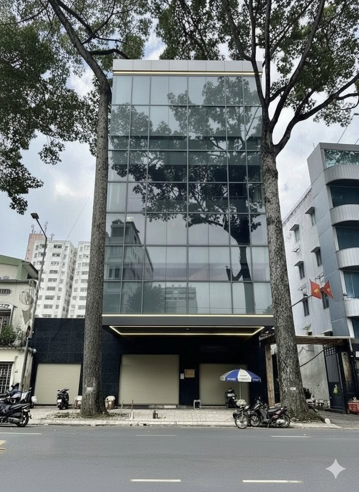Tòa nhà mặt tiền Trần Hưng Đạo, Q5, 288m² giá 200 triệu - Kinh doanh đa ngành nghề!