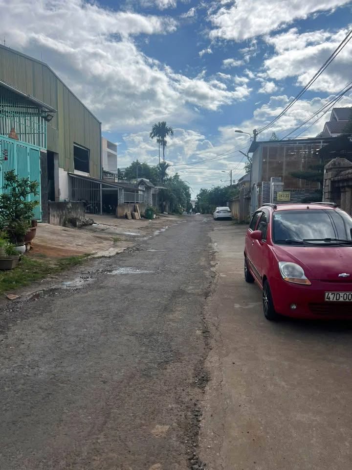 Nhà cấp 4 hẻm 487 Nguyễn Văn Cừ, Tân Lập, 198m² giá 3.65 tỷ - Sẵn sàng ở ngay!