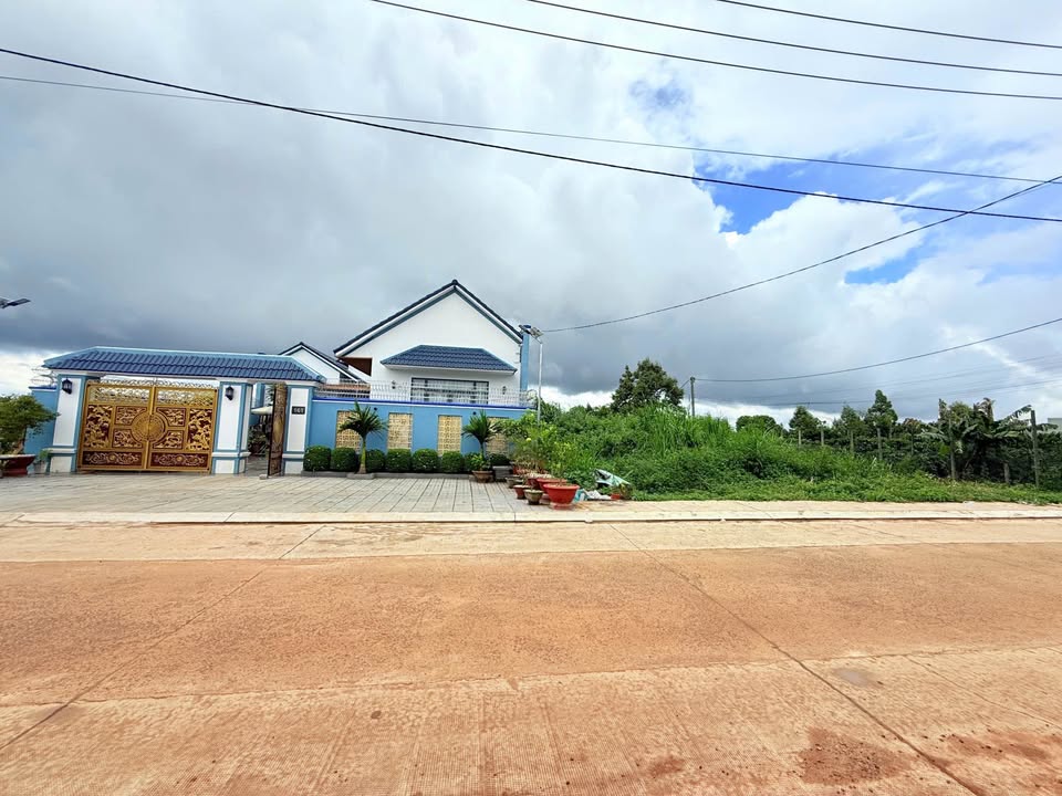 Đất lô góc 2 mặt tiền Văn Cao, 240m² giá 1.5 tỷ - Cơ hội đầu tư hấp dẫn!