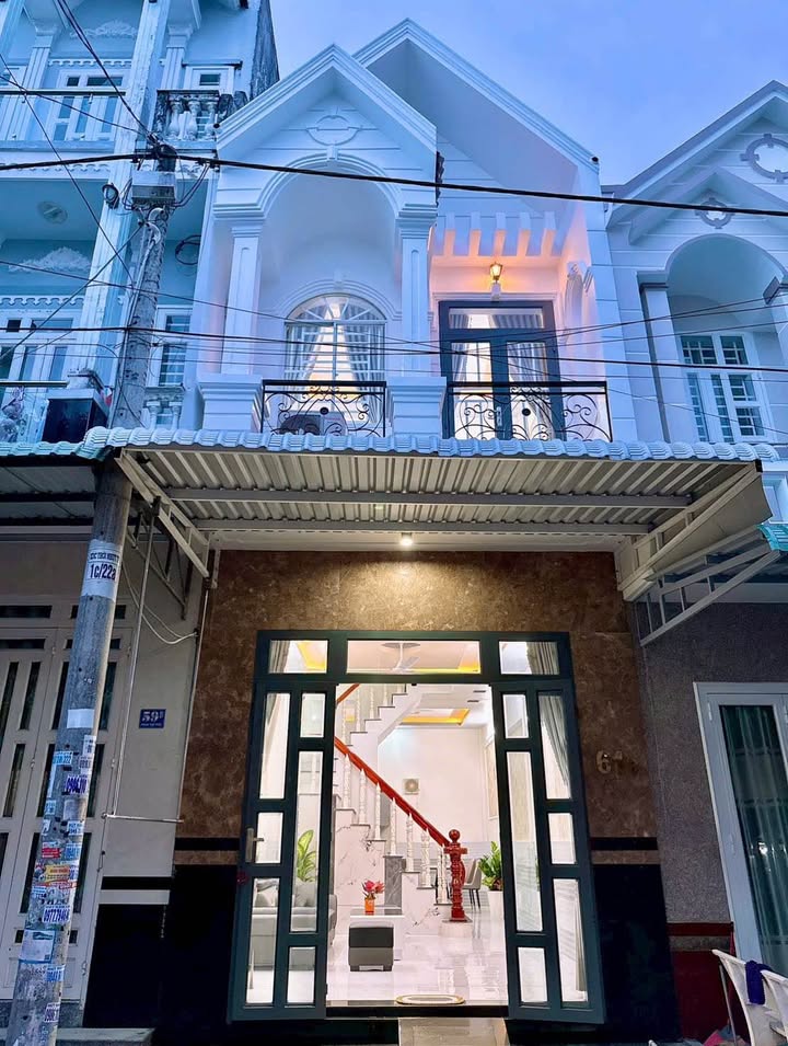 Nhà 1 trệt 1 lầu đường Phạm Thế Hiển, Cần Thơ 40m² giá 3.45 tỷ - Nội thất đầy đủ, gần chợ An Khánh!