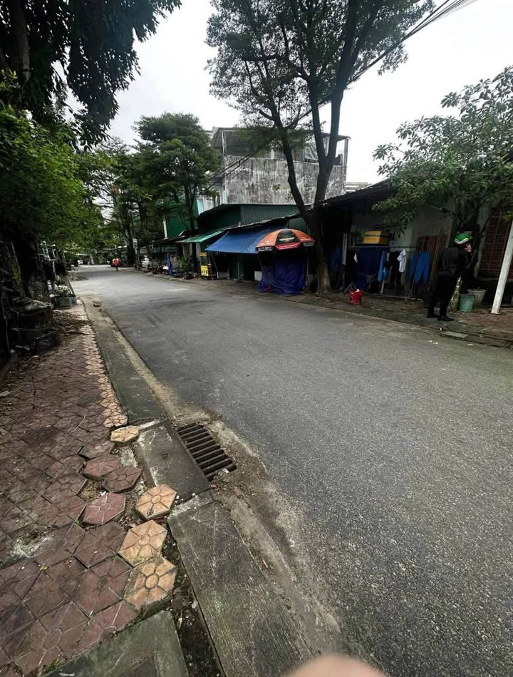 Nhà mặt tiền đường Cẩm Thành, TP Quảng Ngãi 195m² giá 2.9 tỷ - Chính chủ bán gấp!