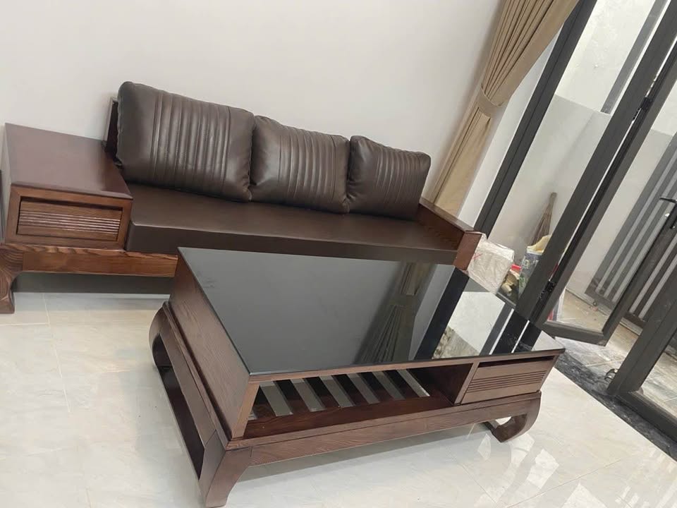 Nhà hai tầng chính chủ tại phường Lam Sơn, 41m² giá 1.9 tỷ - Vị trí thuận lợi gần chợ và trường học!