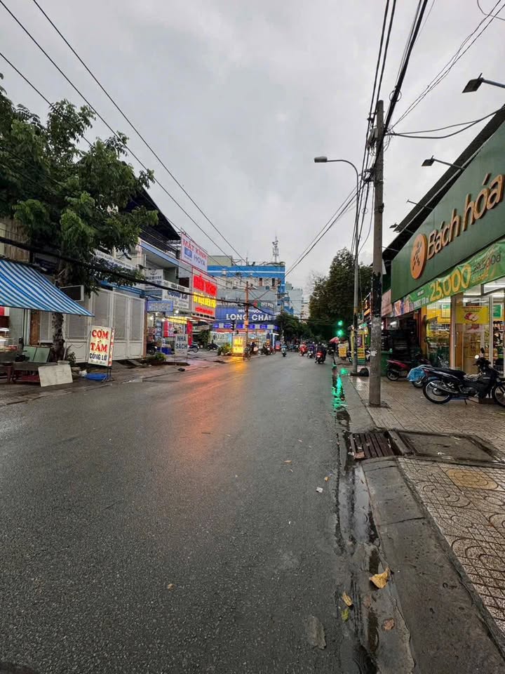 Bán nhà mặt tiền đường Trần Thị Trọng, Tân Bình, 70m² - Cơ hội đầu tư tuyệt vời!