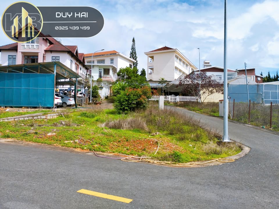 Bán lô đất 2 mặt tiền đường Vạn Hạnh, Đà Lạt 215m² chỉ 3.8 tỷ - Cơ hội đầu tư tuyệt vời!