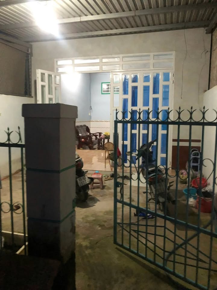 Nhà cấp 4 Trường Long 125m² giá 1 tỷ - Khu dân cư đông đúc, tiện lợi!