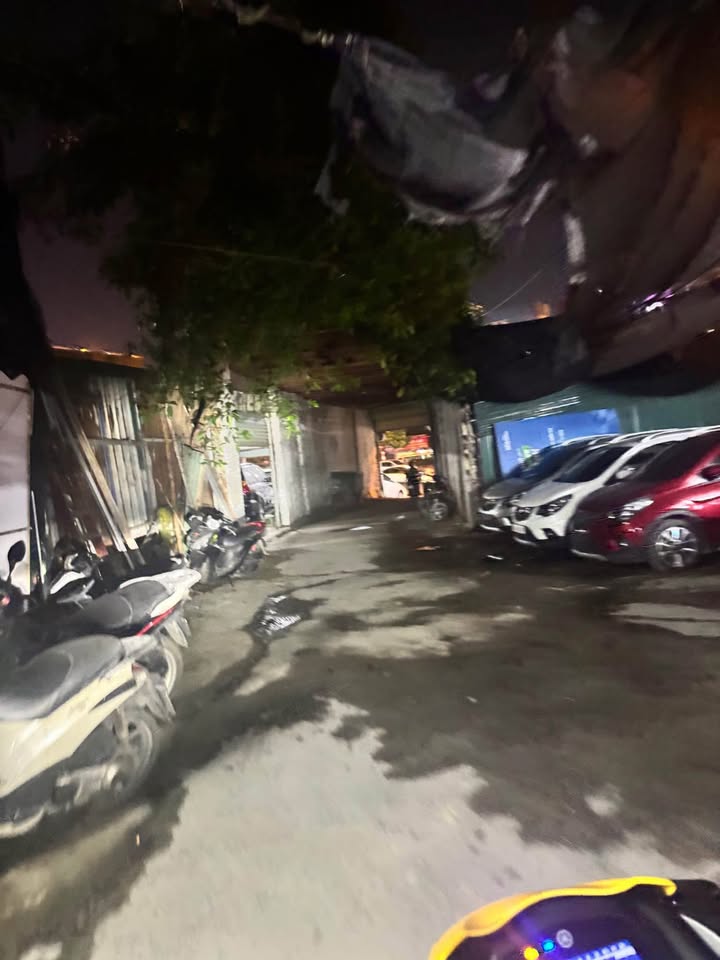 Nhà 2 tầng Nguyễn Xiển 32m² giá 2.05 tỷ - Ô tô đỗ cổng ngay!