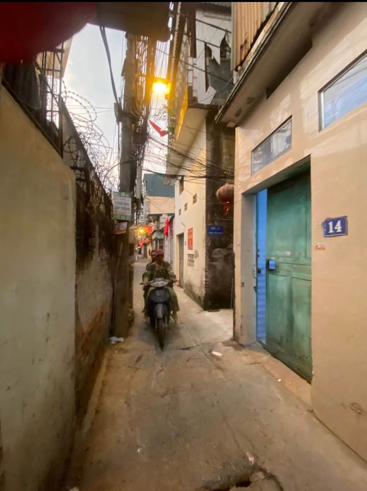 Nhà cấp 4 Lĩnh Nam 20m² giá 2 tỷ - Bán gấp chính chủ!