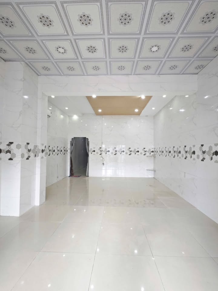 Nhà phố đường Trần Bạch Đằng, Rạch Giá, 100m² giá 3.2 tỷ - Chính chủ bán gấp!