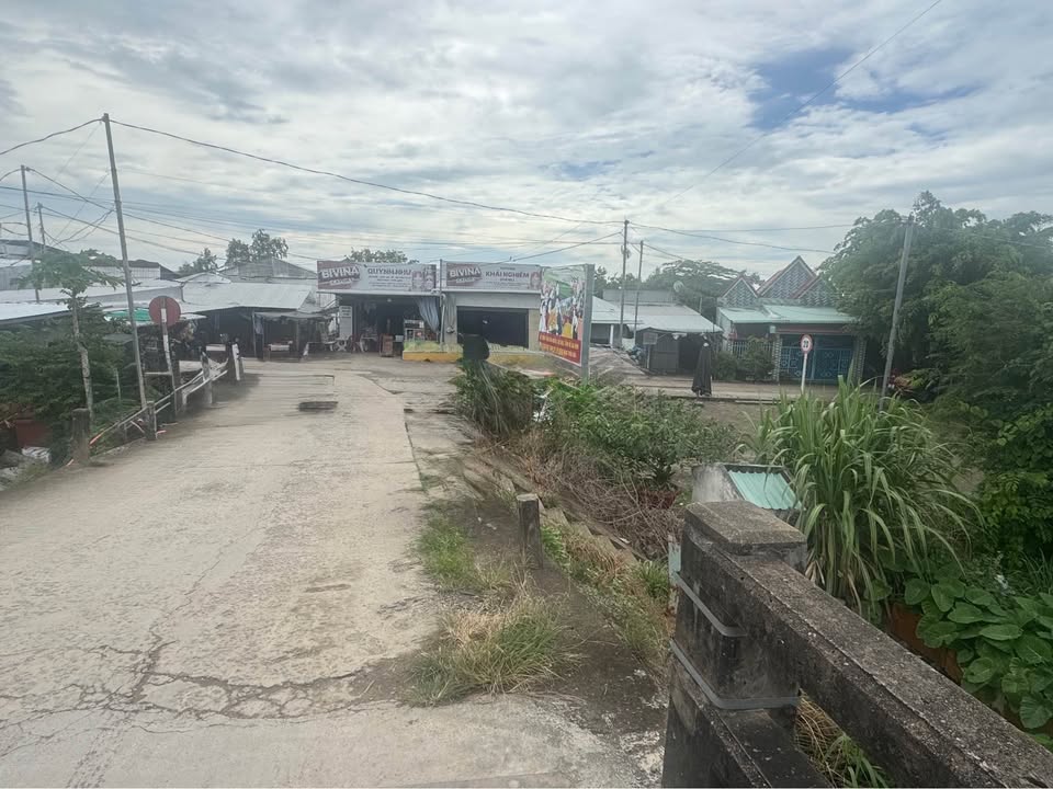 Nhà và Dãy Trọ Ấp Song Chinh 1140m² giá 1.5 tỷ - Cơ hội đầu tư lý tưởng!