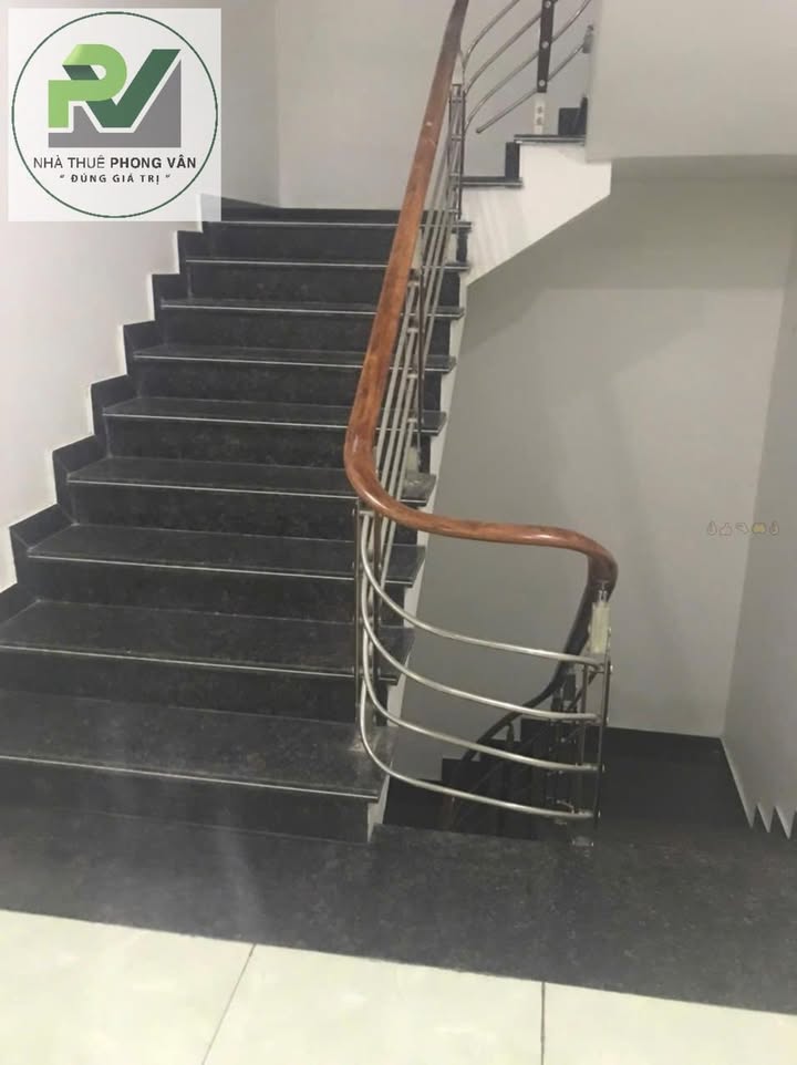 Cho thuê tòa nhà 4 tầng tại Lê Hồng Phong, Hải Phòng - Khu vực sầm uất, 23 phòng khép kín